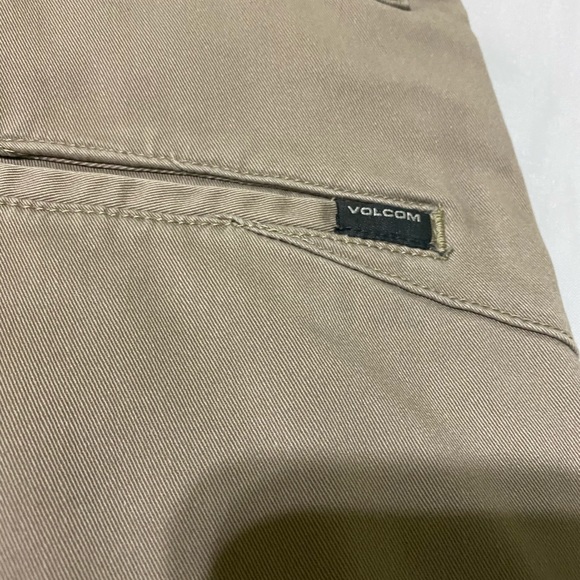 Shorts - Picture 4 of 8